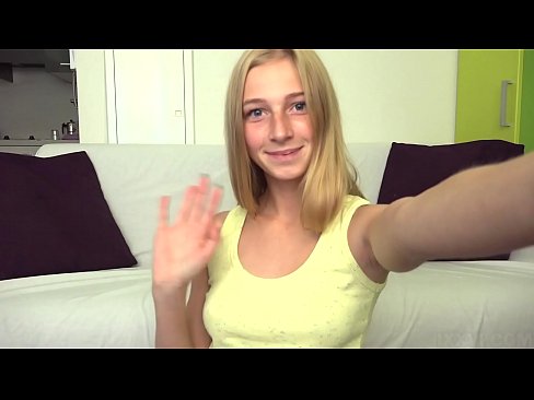 ❤️ Wenn ich gelangweilt bin, masturbiere ich faul meine rosa Muschi ❌ Fuck video bei uns