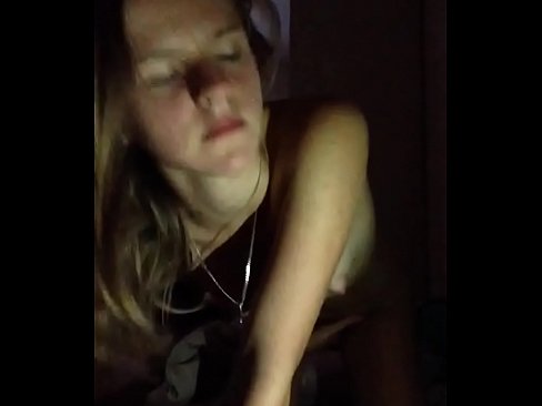 ❤️ Ein Mädchen masturbiert und wichst ❌ Fuck video bei uns