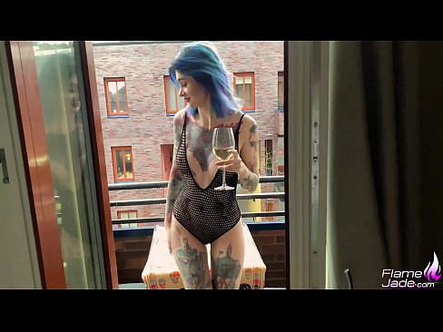 ❤️ Großartiges Mädchen lutscht mit einem Schluck und fickt leidenschaftlich unter freiem Himmel ❌ Fuck video bei uns